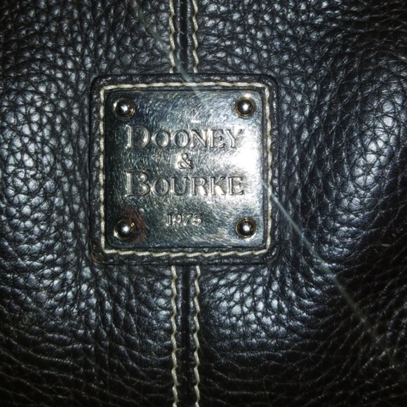 Dooney and Bourke purse - Picture 2 of 4